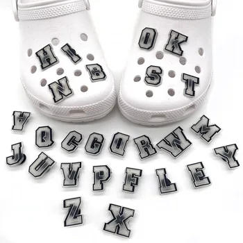 Ayakkabı Takılar Süslemeleri Crocs için 10 adet Aydınlık mektup Pimleri Çocuk Kot Kadın Charm Xmas Hediyeler İyilik Ayakkabı Aksesuarları